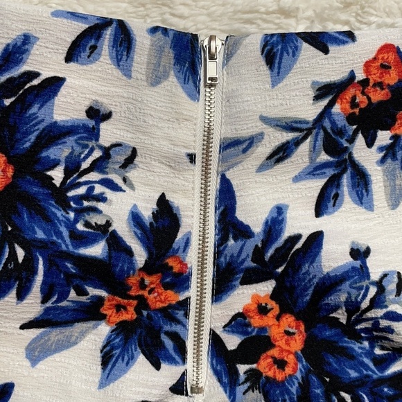 Sophie Rue Tropical Shorts‎ - Picture 6 of 6